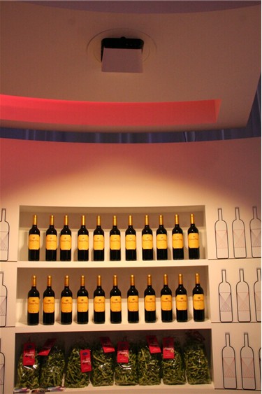 0_03104318_7716_590.jpg 0_03104318_7716_590.jpg